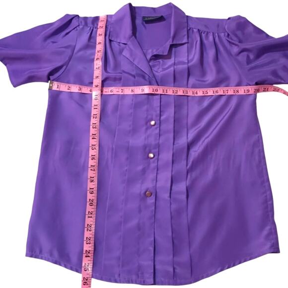 VINTAGE 80s 90s Blouse Top M/L(READ) Purple Tucks Pearlized Buttons Short Sleeve - Picture 6 of 8